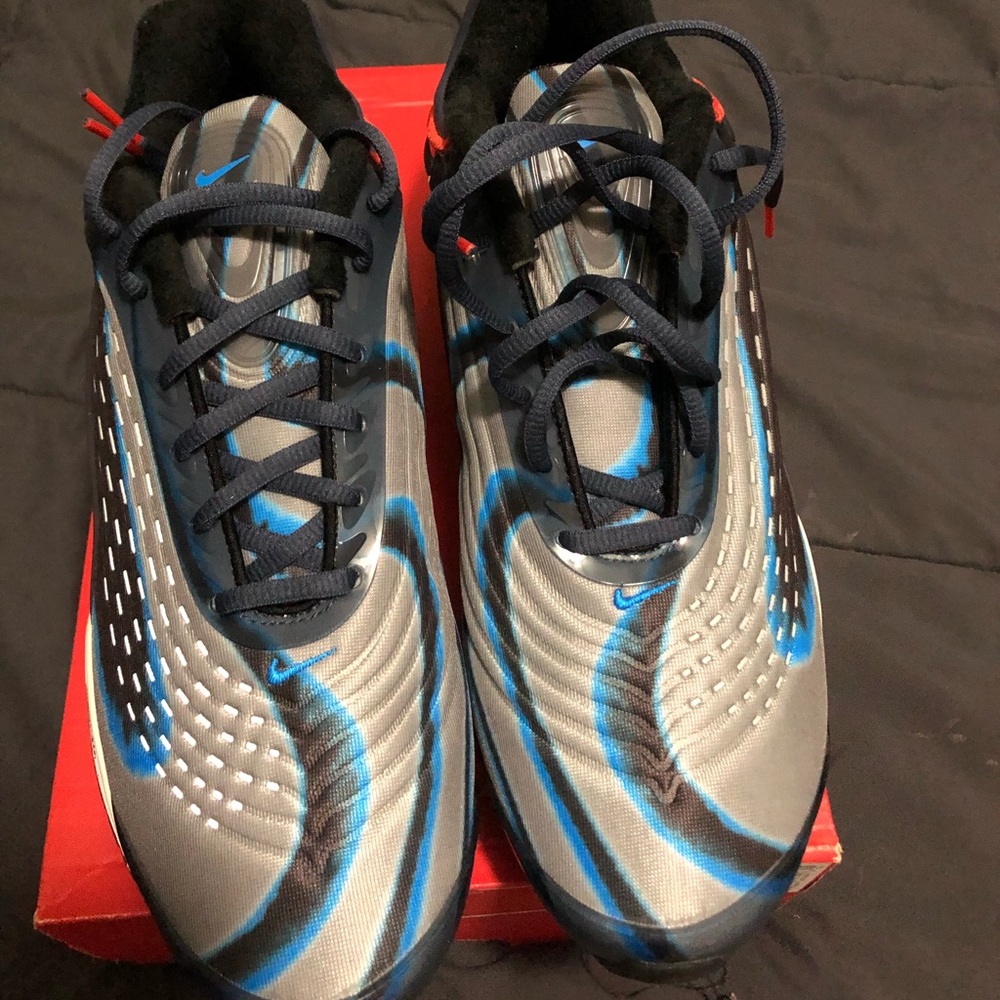 Nike air max’s deluxe